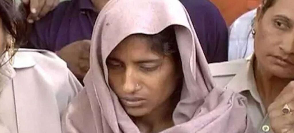 ائے محبت تیرے انجام پہ رونا آیا,۔شبنم اورسلیم کی محبت کی خونی داستاں,شبنم سلیم ,شبنم سلیم,Shabnam and lover Saleem brutally murdered 7 members of her family