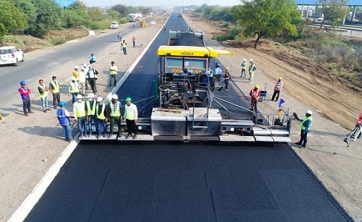 Construction of 25.54 km lane in 18 hours, Hyderabad Company's achievement