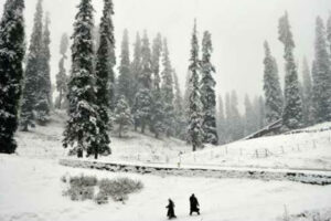 Rain-snow-in-Kashmir-and-Himachal-phelgam