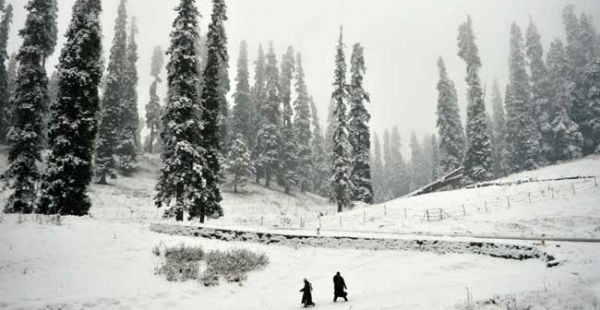 Rain-snow-in-Kashmir-and-Himachal-phelgam