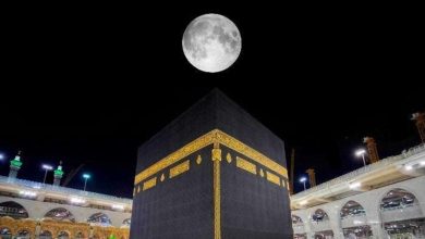 بدھ کو چاند, ,کے عین, دیکھا , منظر ,Wednesday will see a fascinating scene of the moon coming right above the Kaaba