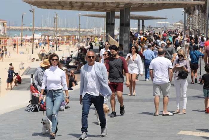 Israel lifts mandatory mask-