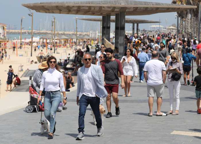 Israel lifts mandatory mask-