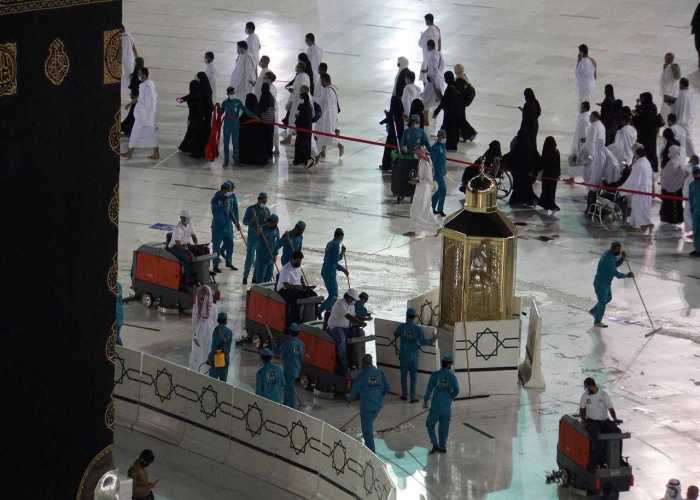 Saudi Arabia closes Grand Mosque, Prophet’s Mosque