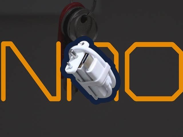 The world's smallest key-filling smartphone charger