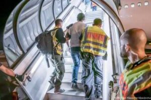 Germany scraps deportation flight to Afghanistan