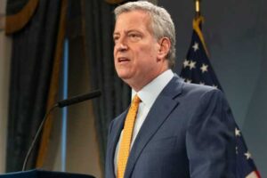 نیو یارک سٹی کے میئر نے بھارت کے لیے طبی امدادکااعلان کیا