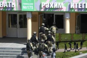 Russian school, 11 killed by gunmen-