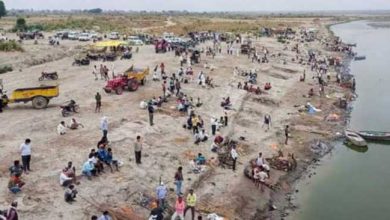 covid-19-bodies in Ganga