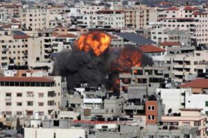 اسرائیل کا غزہ میں ایک تین منزلہ فلیٹ پر فضائی حملہ