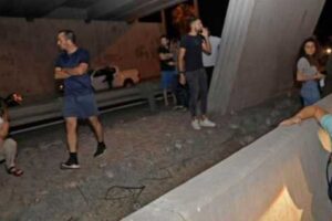 الخوف من الهجمات الصاروخية من قبل الفلسطينيين ، هروب جماعي للصهاينة الجبناء