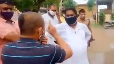 ایم ایل اے کو گاؤں میں داخل نہ ہونے دینے کی بات کرنے لگے ۔