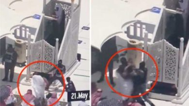 حرم مکی میں منبر پر حملہ کرنے والا شخص