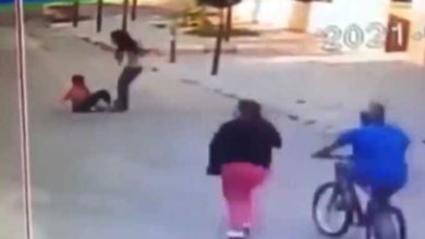 نسل پرست لبنانی معلمہ شامی بچے پر تشدد کا ویڈیو وائرل