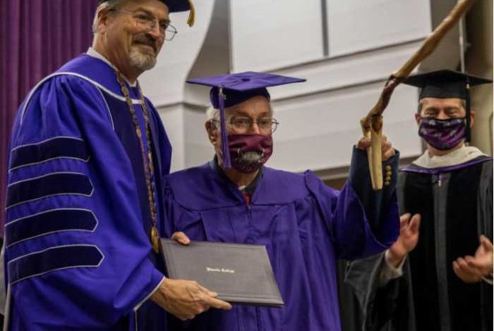 97-year-old WWII vet earns college degree in Illinois