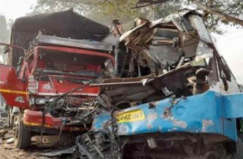 Jharkhand More than 40 injured in bus accident, 4 in critical condition