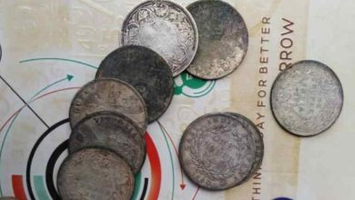 اترپردیش کے ضلع ہمیر پور ,میں نجی مکان کی تعمیر, کے لئے کھدائی کے دوران, ملکہ وکٹوریہ برطانوی دور,UP Hamirpur News Silver coins of Victoria reign british era of 1800 AD found during excavation in Hamirpur