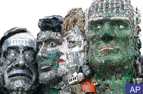 Statues of G-Seven chiefs made of electronic waste