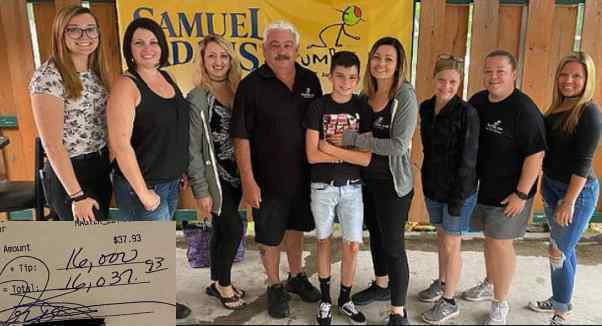 customer-tipped-16000-dollars-for-a-37-dollars-meal