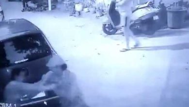delhi-caught-on-camera-woman-stabbed-multiple-times-by-neighbour