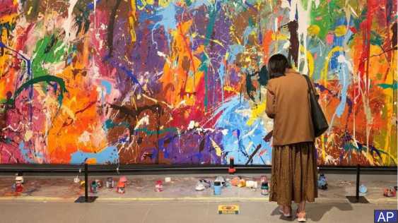 south-korean-couple-vandalises-440000-painting