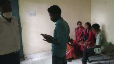 teacher-and-students-love-in-dhanbad-got-married-in-the-temple