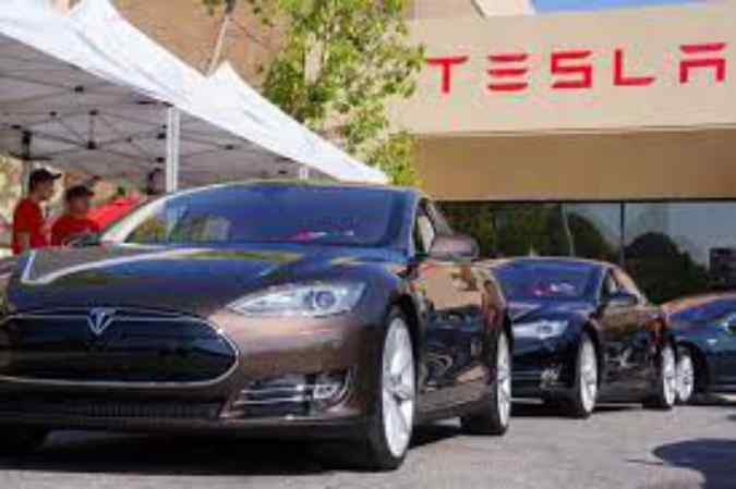 tesla-will-upgrade-the-autopilot-system-for-the-recalled-cars