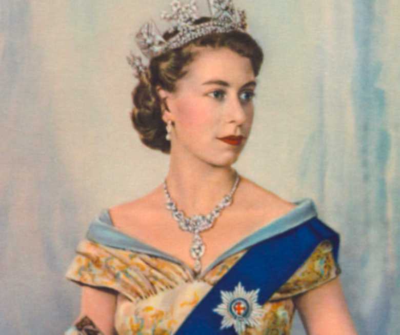 uk-oxford-university-students-removal-painting-queen-elizabeth