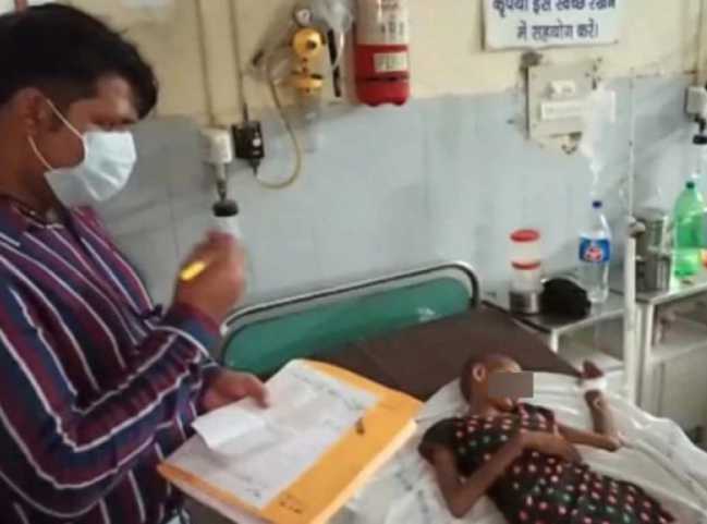 uttar-pradesh-covid-hit-family-starves-at-home-in-aligarh-hospitalised