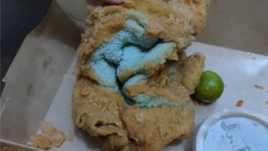 woman-orders-chicken-receives-fried-towel-instead