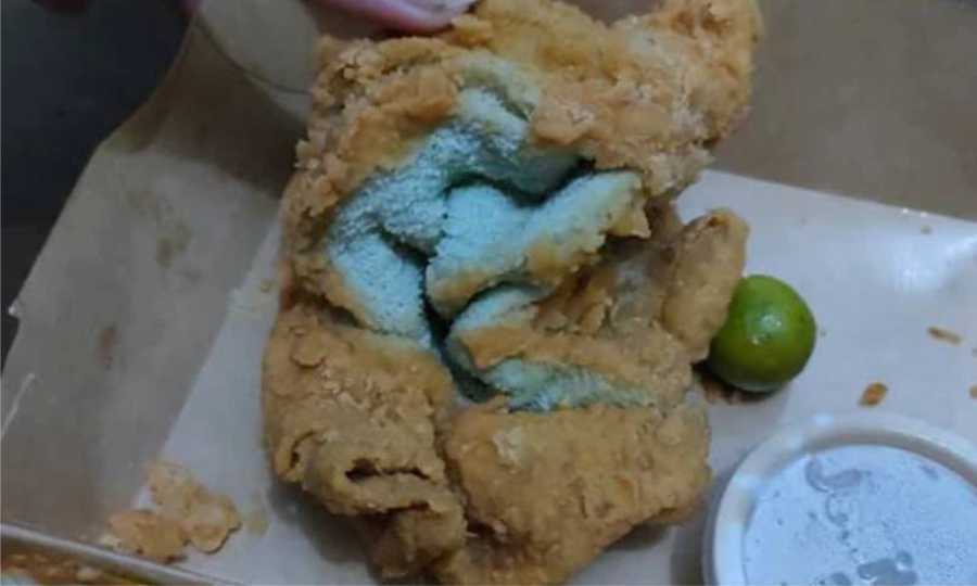 woman-orders-chicken-receives-fried-towel-instead