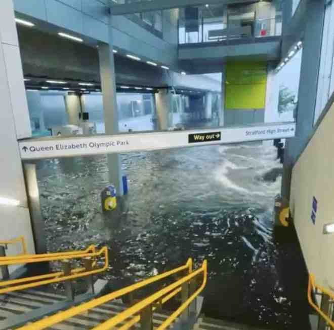 Heavy rains in London: Hospitals flooded, service suspended