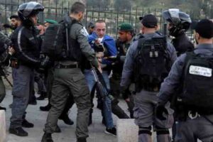 Israeli army cracks down