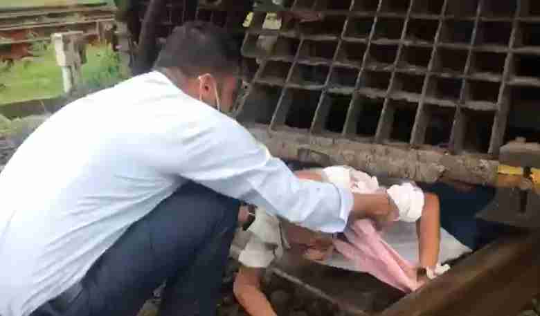 mumbai-driver-halts-train-in-time-saves-life-of-elderly-man-crossing-tracks
