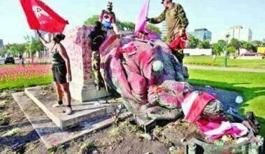 protesters-in-canada-tore-down-statues-of-queen-victoria-and-queen-elizabeth-ii