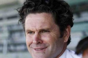 Chris Cairns suffered paralysis in his legs after a stroke