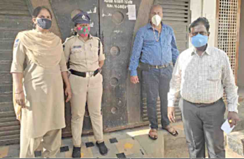 Maulana Abdul Aleem Islahi's daughters tried to comply with the summons