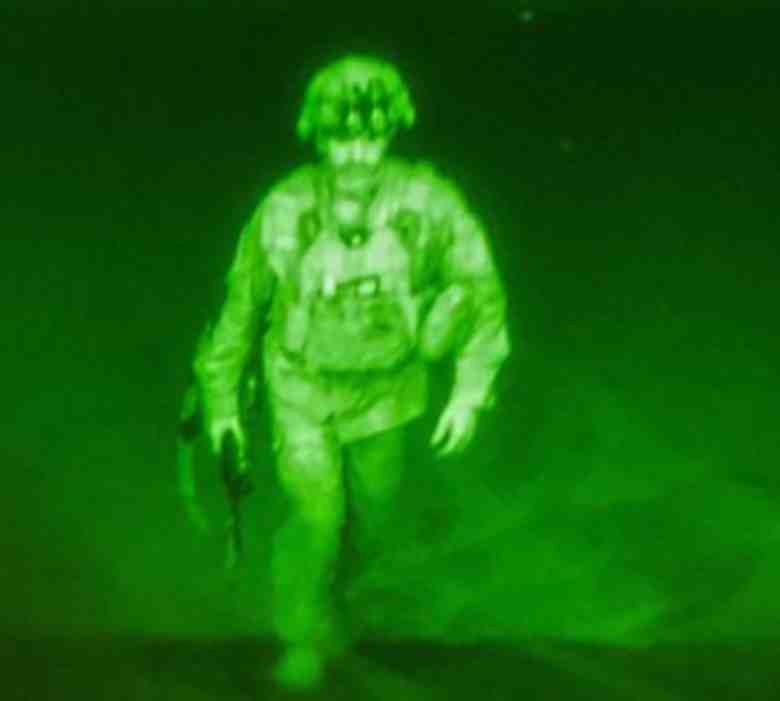 Photo of the last US soldier to leave Afghanistan released