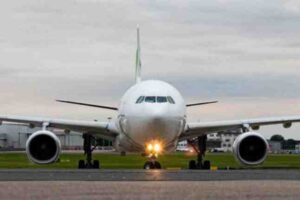 Situation at Kabul airport 'dangerous', US considering using civilian aircraft