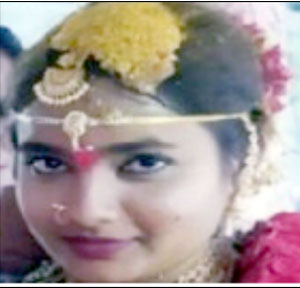 telangana-newly-wed-woman-dies-husband-injured-in-accident-in-nirmal, کی دلہن موت کی آغوش میں,ہلاک,نرمل,telangana-newly-wed-woman-dies-husband-injured-in-accident-in-nirmal