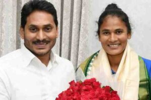 ys-jagan-announces-rs-25-lakh-and-a-job-to-kin-of-womens-hockey-team-player-e-rajani