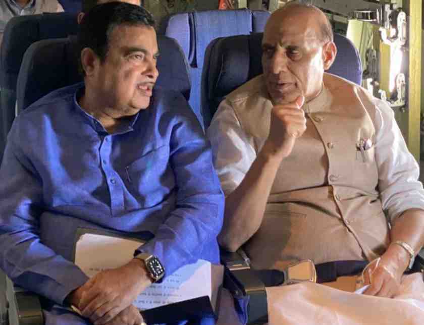 nitin-fadkari-emegency-landing