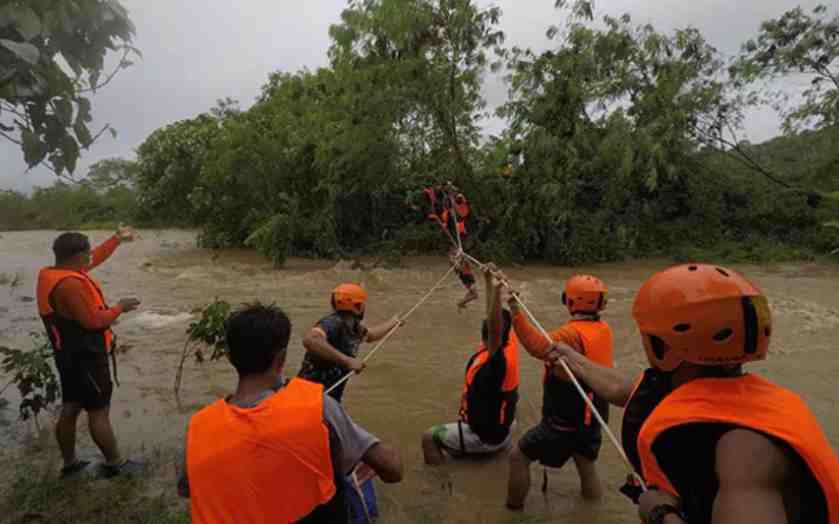 China 15 killed in floods