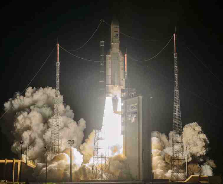 France launches state-of-the-art military satellite