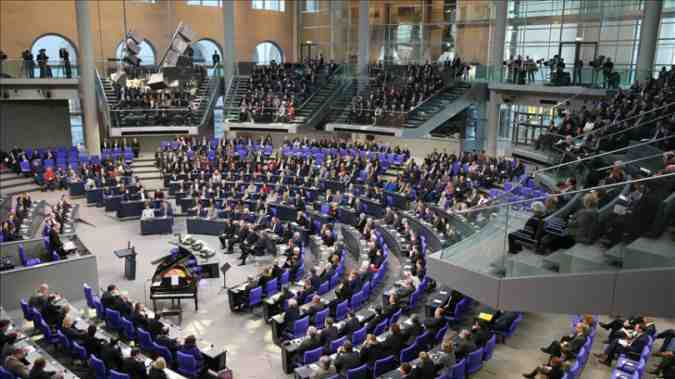 new-german-parliament-at-least-83-members-from-immigrant-families