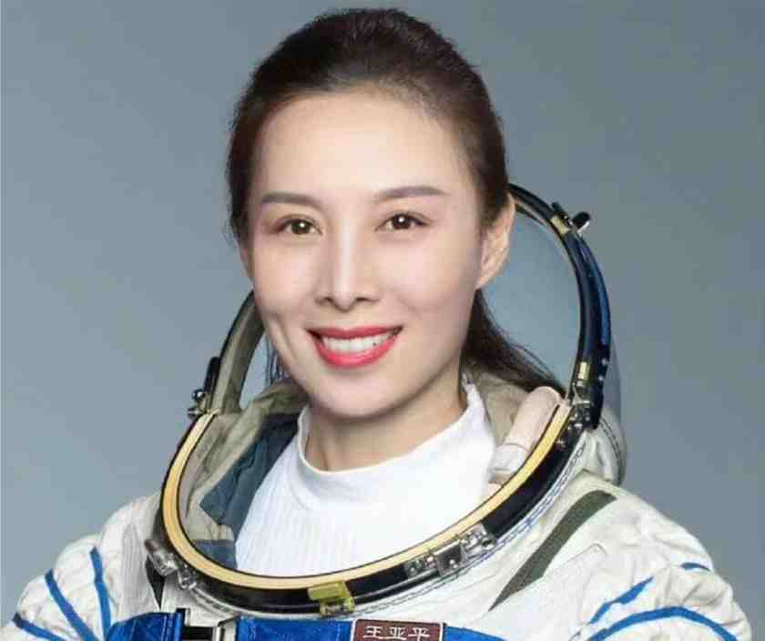 astronaut-wang-yaping-chinese-woman-walk-in-space