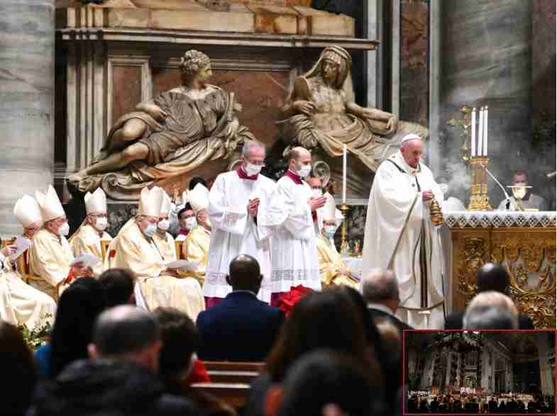 francis-celebrates-christmas-eve-mass-at-st-peters-basilica-at-the-vatican