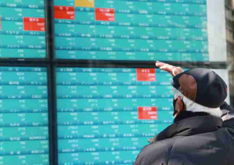 omicron-spread-asian-stock-markets-decline