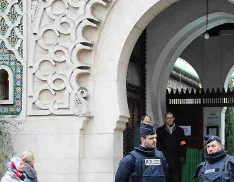 the-french-government-has-locked-the-mosque-accusing-it-of-radicalization