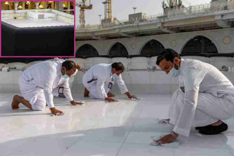 roof-of-baitullah-holy-kaaba-cleaned